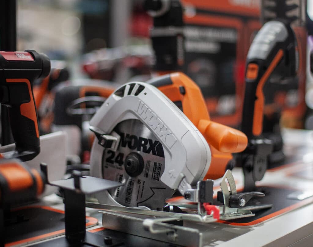Read more about the article Every Project Deserves the Right Tools – From Hand Tools to Power Tools